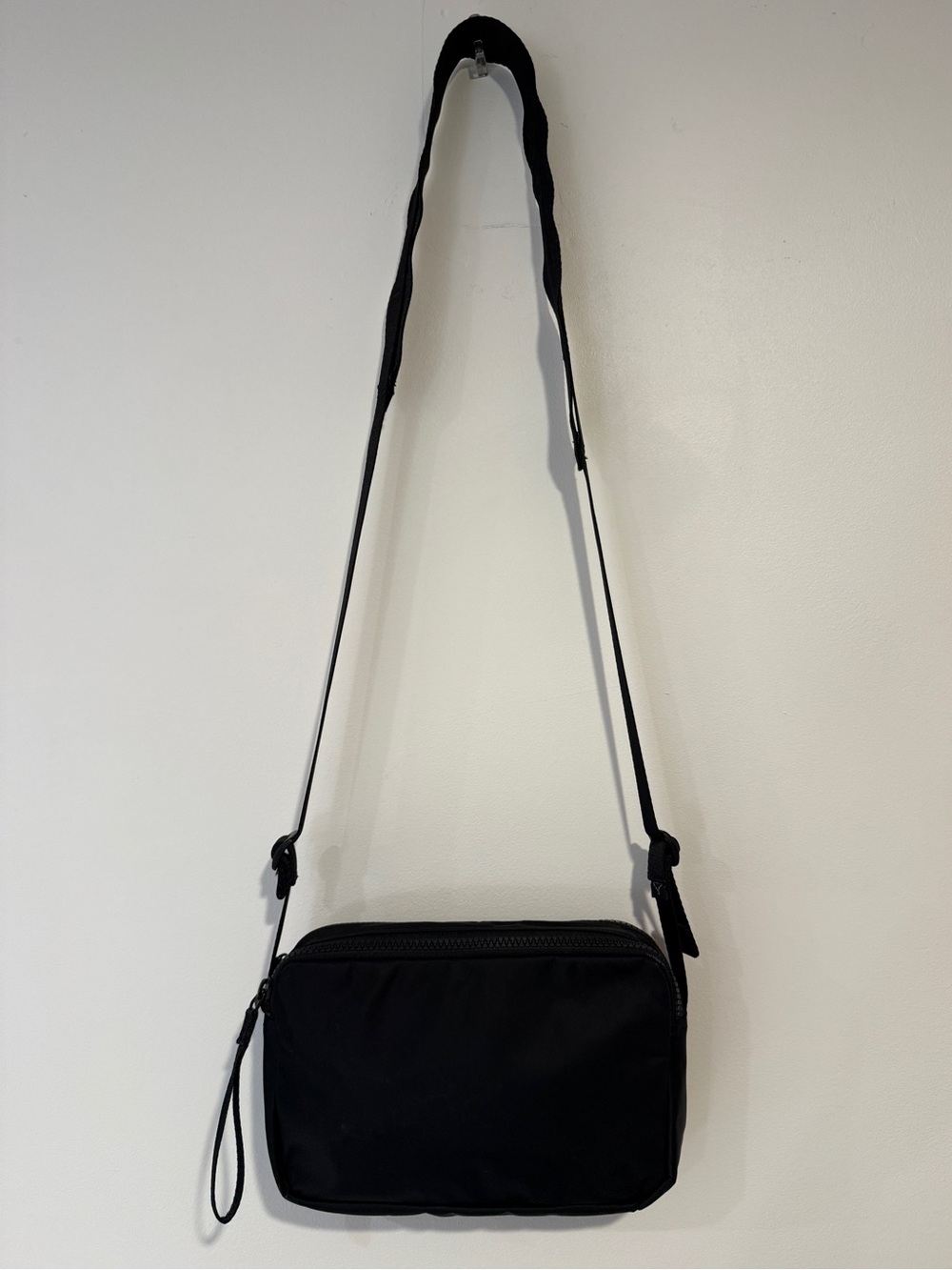 Everlane Nylon Crossbody Bag - Sacoche Style - Black